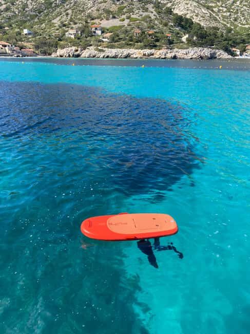Saint Tropez: Learn how to Surf with an eFoil - The Experience: Authenticity and Comfort