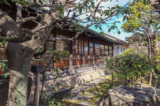 Sake Brewery and Japanese Life Experience Tour in Kobe - Key Points