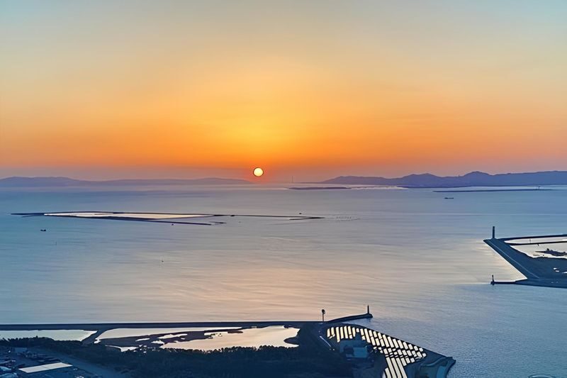 Sakishima Cosmo Tower Observatory Advance Ticket - A café break with the view