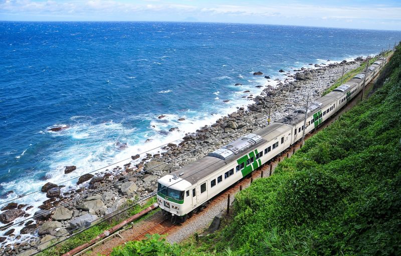 Sakura Season Small Group Tour of 9: Izu Cherry Blossom Viewing and Seaside Day Trip | Kawazu Cherry Blossom Festival & Izu Seaside Train & Jogasaki Coast | Chinese Service | Round-trip from Tokyo with Optional Hotel Transfer - Who Should Book This Izu Day Trip?