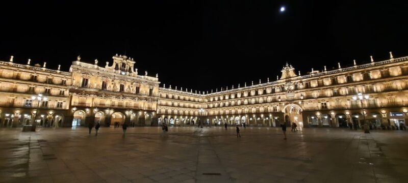 Salamanca: Legends and Stories Private Night Walking Tour - Exploring Salamanca After Dark: An In-Depth Look