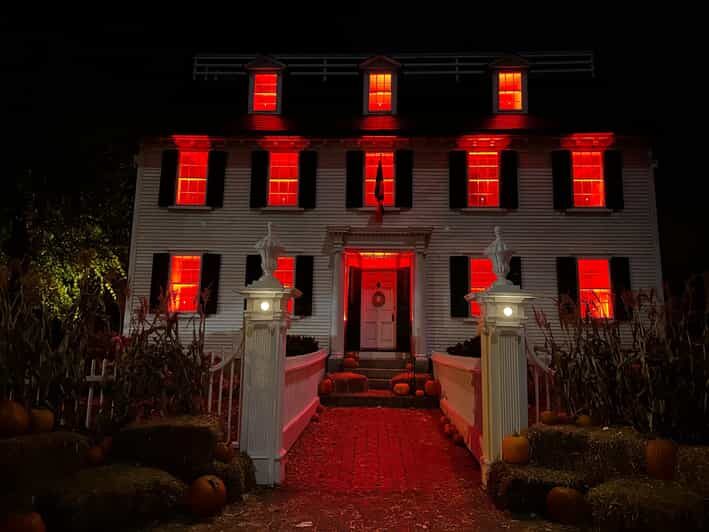 Salem, MA: Hocus Pocus Movie Guided Walking Tour - Discover Salem’s Magic with the Hocus Pocus Movie Guided Walking Tour