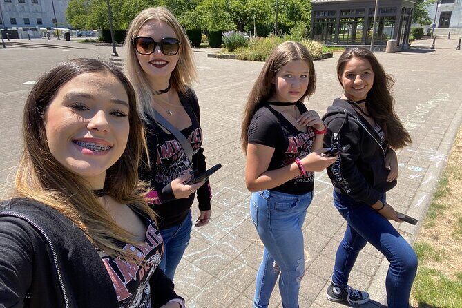 Salem Oregon Puzzling Adventure Scavenger Hunt Walking Activity - Salem Oregon Puzzling Adventure Scavenger Hunt Walking Activity