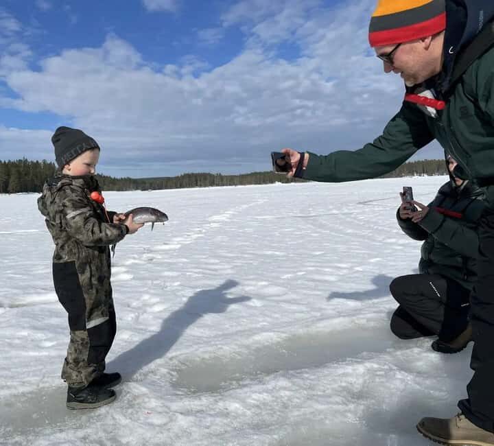 Sälen: Ice Fishing Experience - An Authentic Taste of Swedish Winter: The Sälen Ice Fishing Tour