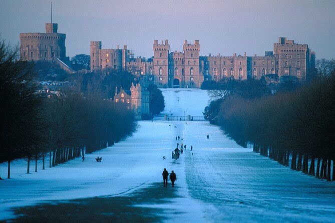 Salisbury, Stonehenge, Bath and Windsor with Christmas Lunch - Who Should Consider This Tour?