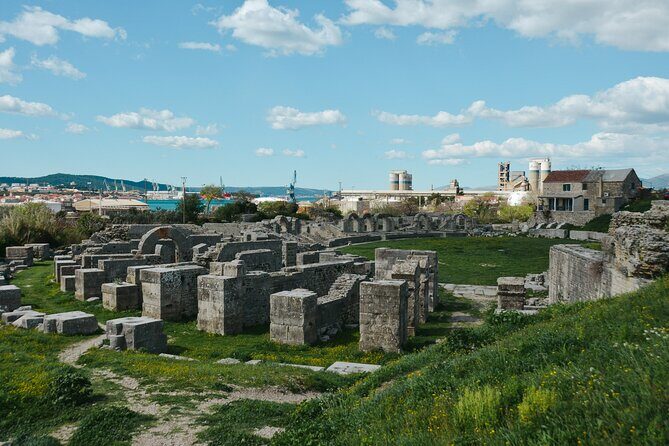 Salona & Amphitheater - Private guided tour - Admission incl. - Pricing and Value
