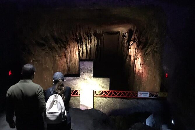 Salt Cathedral and Guatavita Lake; Visiting the Towns with breackfast and lunch. - FAQs