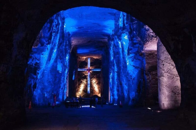 Salt Cathedral in Zipaquira and City Tour in Bogota 1 day - Bogotá’s Historic Heart: La Candelaria and Plaza de Bolívar