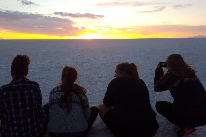 Salt Flats And Colored Lagoons 3d 2n Tour + Transfer to San Pedro de Atacama - FAQ