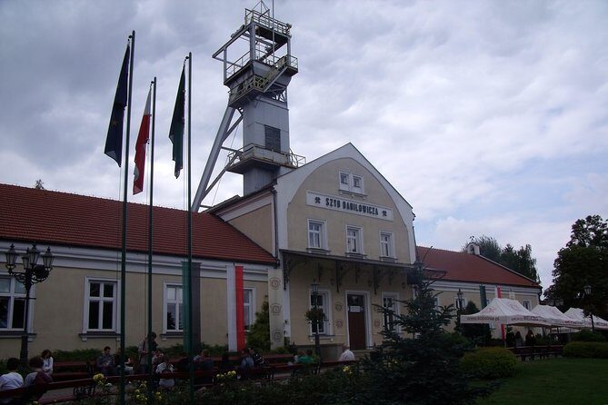 Salt Mine - Wieliczka Guided Tour - Shared Transport with Tickets from Krakow - Exploring the Wieliczka Salt Mine: A Deep Dive