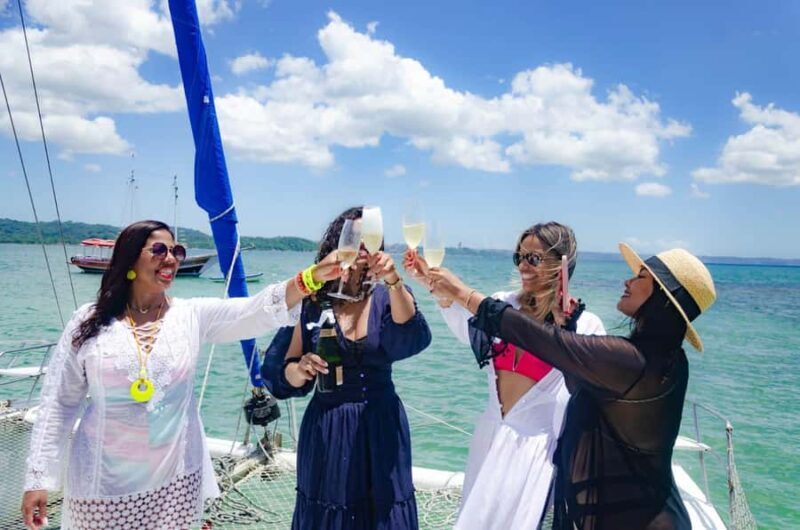 Salvador - BA: Boat Trip with Gastronomy, History and Luxury at Sea! - Salvador - BA: Boat Trip with Gastronomy, History and Luxury at Sea!