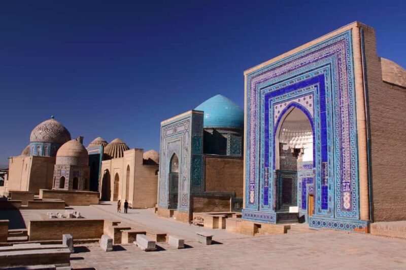 Samarkand: Photo Walking Tour with Treasure Passport - Key Points