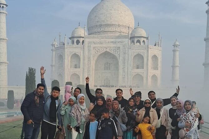 Same Day Agra From Delhi By AC Car - Key Points