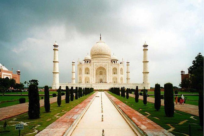 Same Day Agra Tour From Ahmedabad with Return Flight - A Day Trip to Agra from Ahmedabad: A Practical and Enthusiastic Look