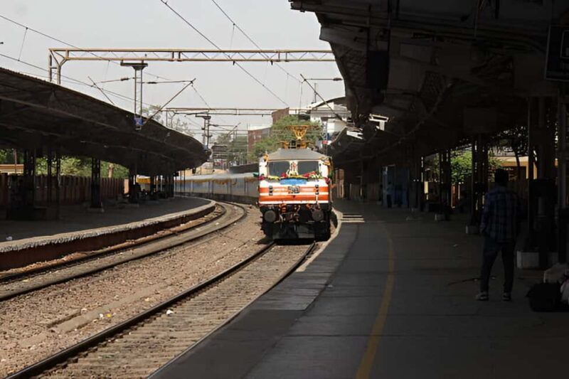 Same-Day Taj Mahal Tour from Delhi via Gatimaan Express - Key Points