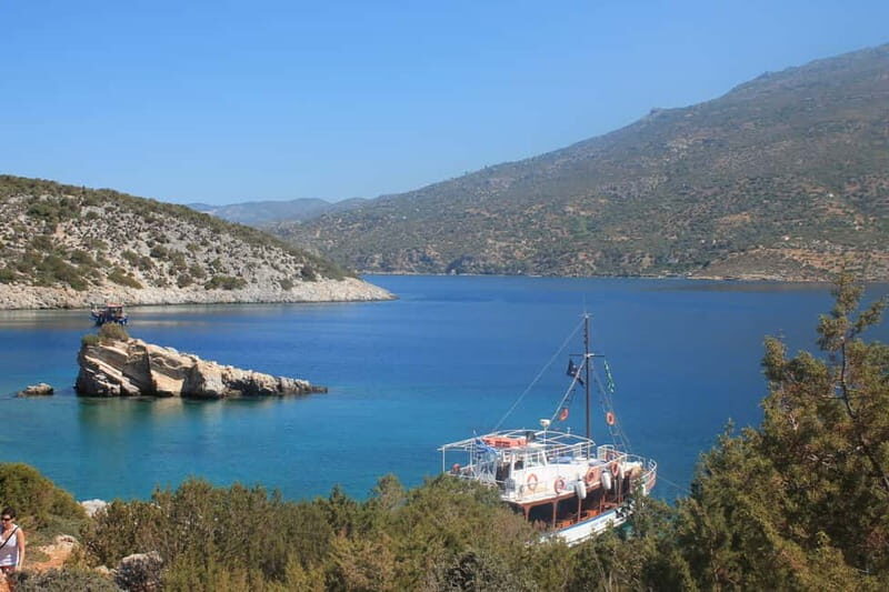 Samos: Full-Day Boat Cruise with Lunch (and bus transfer) - Key Points