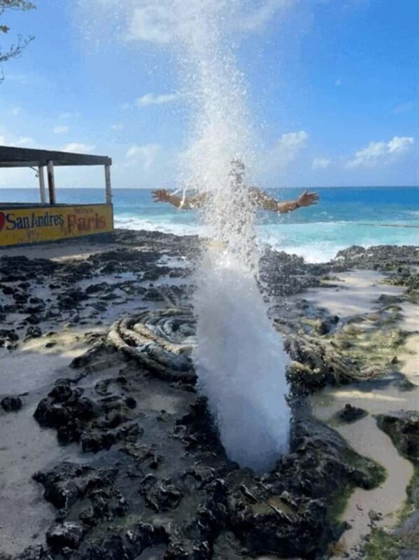 SAN ANDRES: CHIVA TOUR AROUND THE ISLAND + BLOWING HOLE - A Deep Dive into the San Andrés Chiva Tour