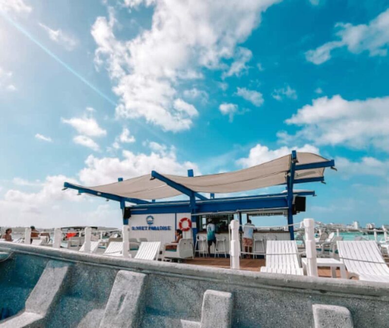 San Andrés: Rumba Party Cruise on a Floating Bar! - Day Tour - An In-Depth Look at the Floating Bar Experience