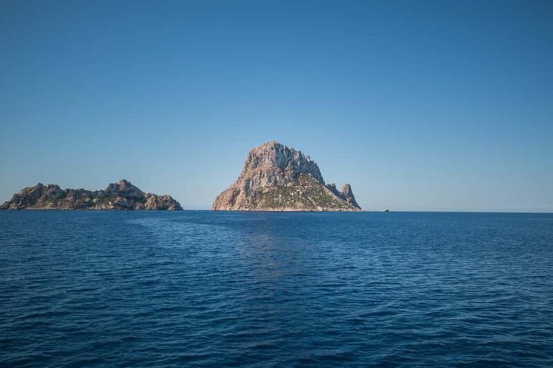 San Antonio: Boat tour to Es Vedrá with drinks and snacks - A Detailed Look at the Experience