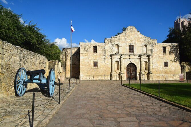 San Antonio Downtown Highlights Private Guided Walking Tour - The Sum Up