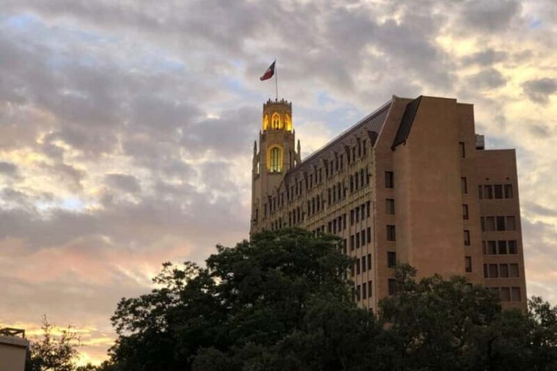 San Antonio: Haunted Dinner Tour with Ghost Walk - San Antonio: Haunted Dinner Tour with Ghost Walk