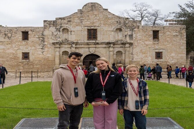 San Antonio Small Group Walking Tour with Riverwalk Boat Cruise - Key Points