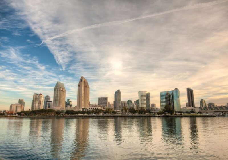 San Diego: Christmas Day Buffet Brunch or Dinner Cruise - Key Points