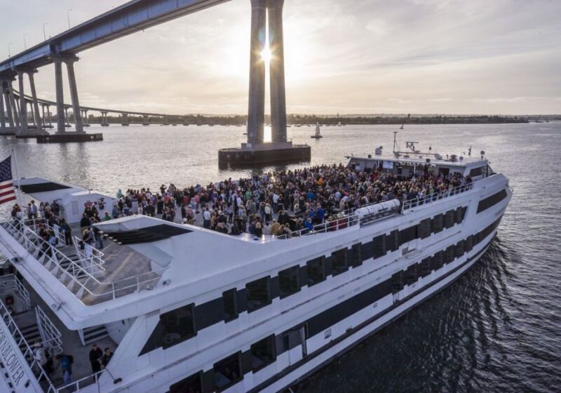 San Diego: Christmas Day Buffet Brunch or Dinner Cruise - Frequently Asked Questions (FAQs)
