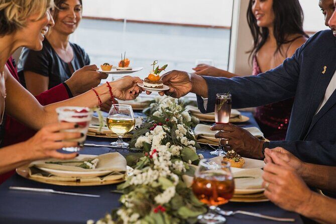 San Diego Christmas Eve Dinner Buffet Cruise - FAQ