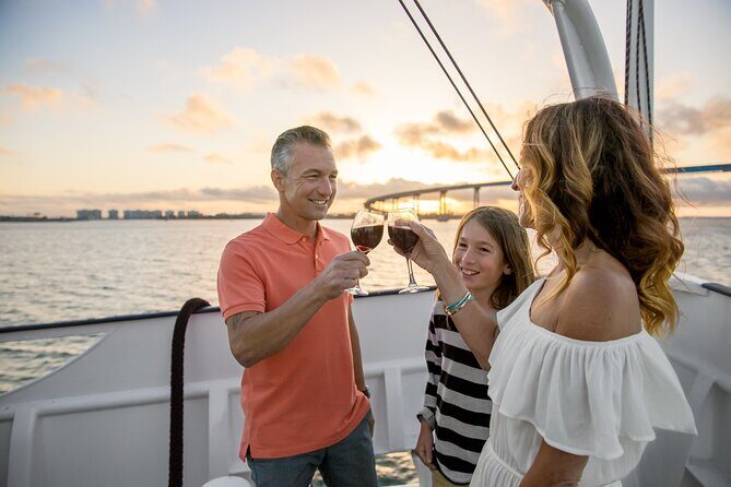 San Diego Sights & Sips: Deluxe Cocktail Sunset Cruise - Key Points