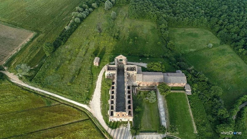 San Gimignano: Drone Tour video in tuscany - Exploring Tuscany from a New Perspective