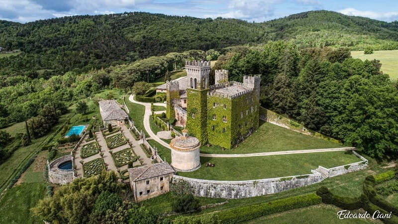 San Gimignano: Drone Tour video in tuscany - Locations and What Makes Them Special