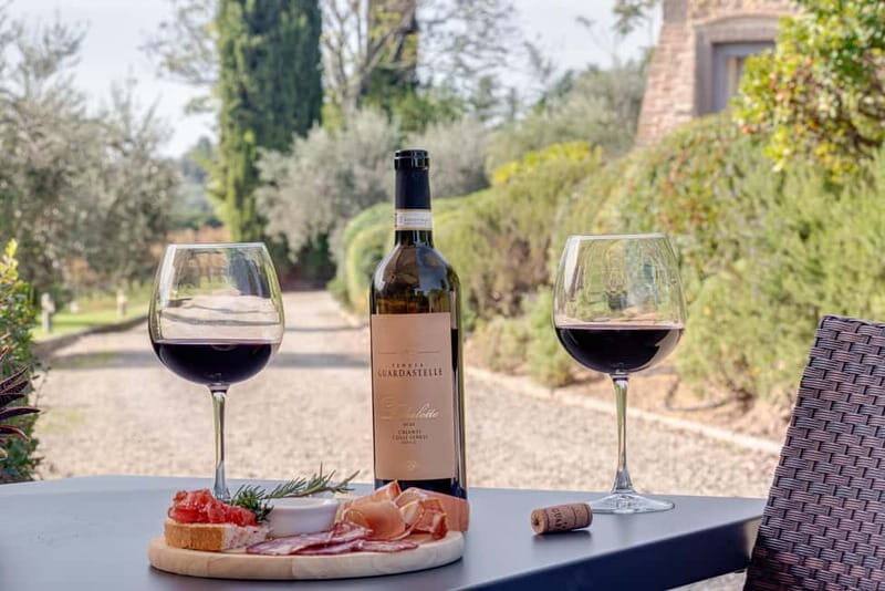 San Gimignano: Mini Wine Tour with Tuscan aperitif - Key Points