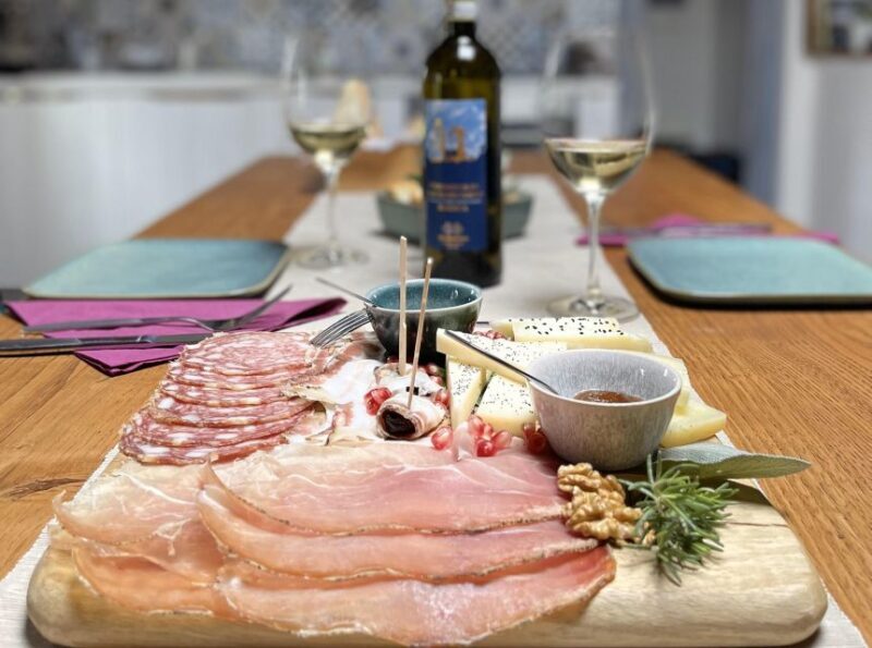 San Gimignano: Vineyard and Cellar Tour with Wine Tasting - Exploring the Vineyard and Cellar