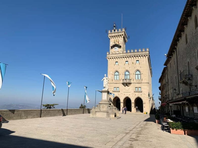 San Marino Historical Center Private Tour with tourist guide - The Legendary Towers