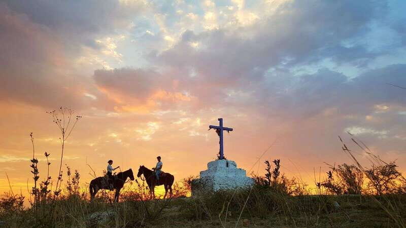 San Miguel: Romantic Horseback Riding at Sunset - Authentic Experiences Beyond the Tour