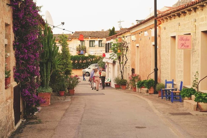 San Pantaleo: Walking Tour with Aperitif - Exploring San Pantaleo: A Guided Walk with Aperitif