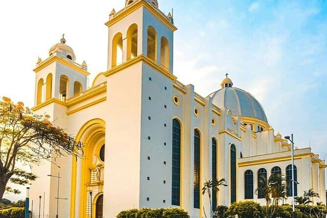 San Salvador Must-See Attractions Walking Tour With A Guide - In-Depth Look at the San Salvador Must-See Attractions Walking Tour