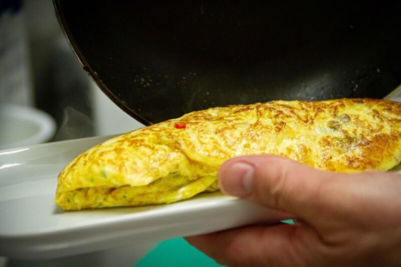 San Sebastian: Basque cuisine cooking class - Key Points
