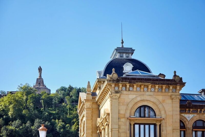 San Sebastian: Express Walk with a Local in 60 minutes - Authentic Experiences & Genuine Insights