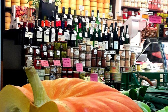 San Sebastián Private Food-Historical tour & meal at a Gastronomy Club - The Sum Up