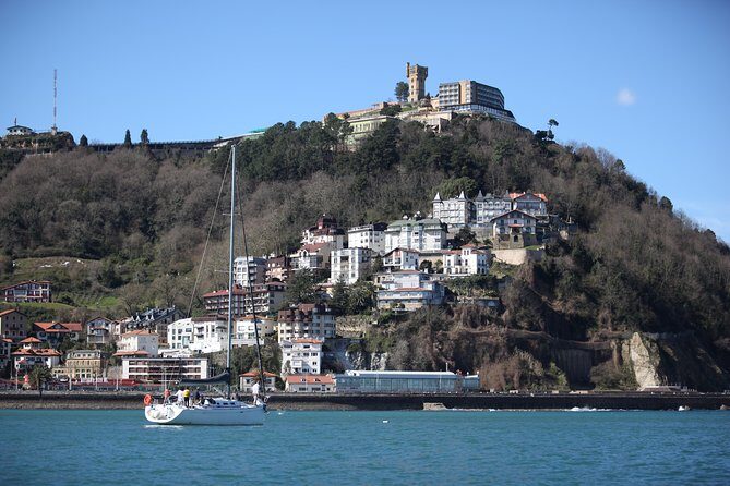 San Sebastian Private Sailing at La Concha Beach & Pasai Donibane - Who Should Consider This Tour?
