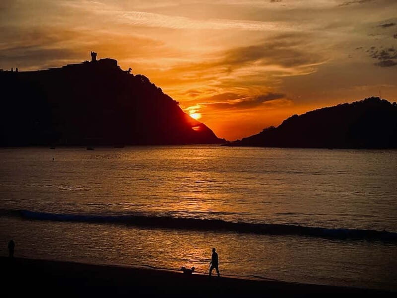 San Sebastián: Sunset from the catamaran in La Concha Bay - San Sebastián: Sunset from the Catamaran in La Concha Bay — A Detailed Review