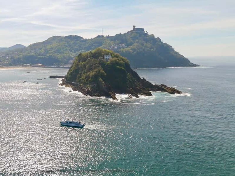 San Sebastián: Sunset from the catamaran in La Concha Bay - The Sum Up