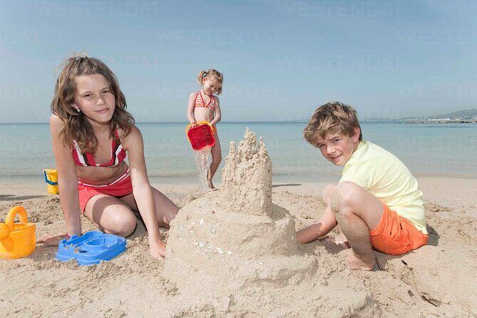 Sand Castle and Scavenger Hunt with Pirate Museum Fort Visits - Key Points