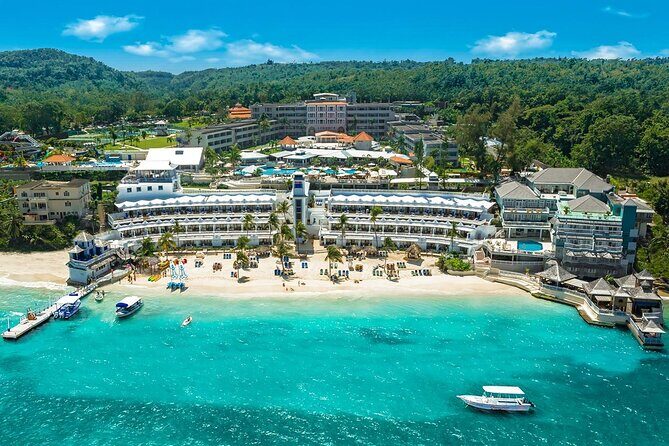 Sangster International Airport Montego Bay to Ocho Rios Hotels - Key Points