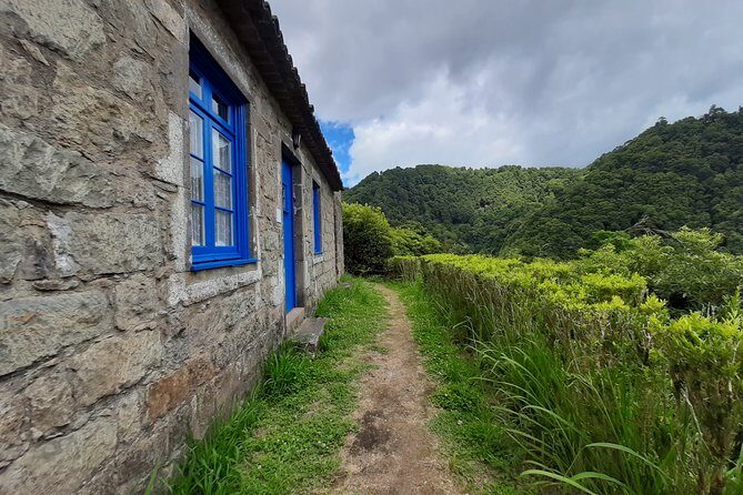Sanguinho hike, Salto do Prego Waterfall and Furnas hotsprings - A Closer Look at the Experience