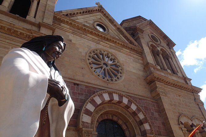 Santa Fe Scavenger Hunt Adventure - Key Points