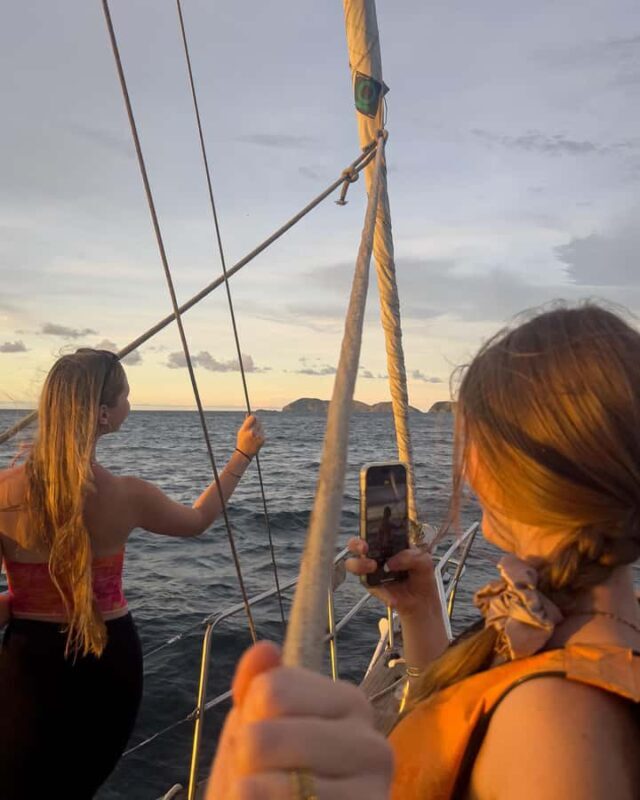 Santa Marta Bay: Sunset on a sail boat - Practicalities and Considerations