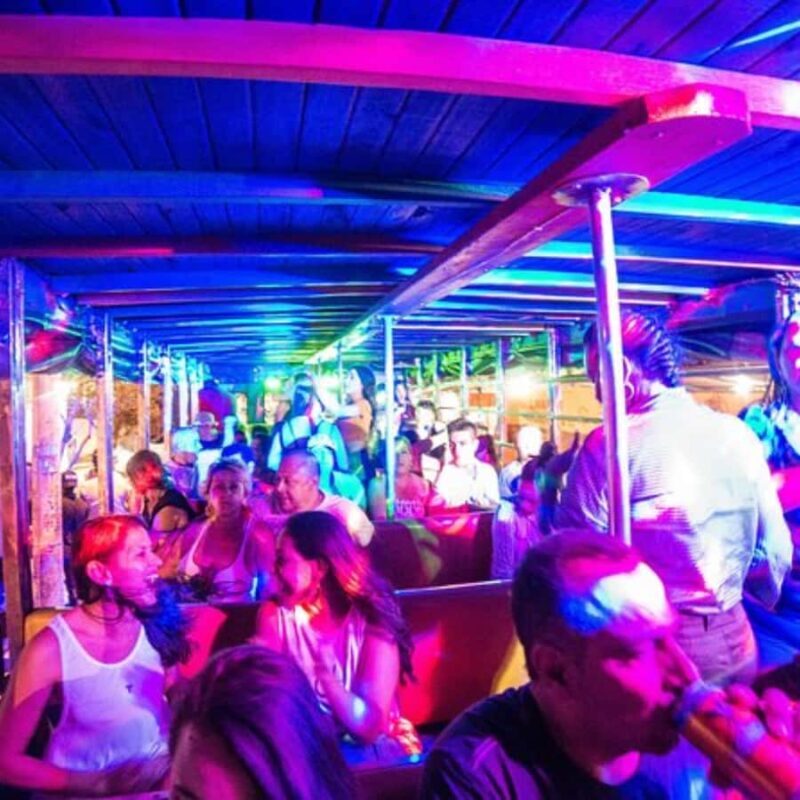 Santa Marta: Rumba en Chiva con animador a bordo y Espuma! - The Sum Up